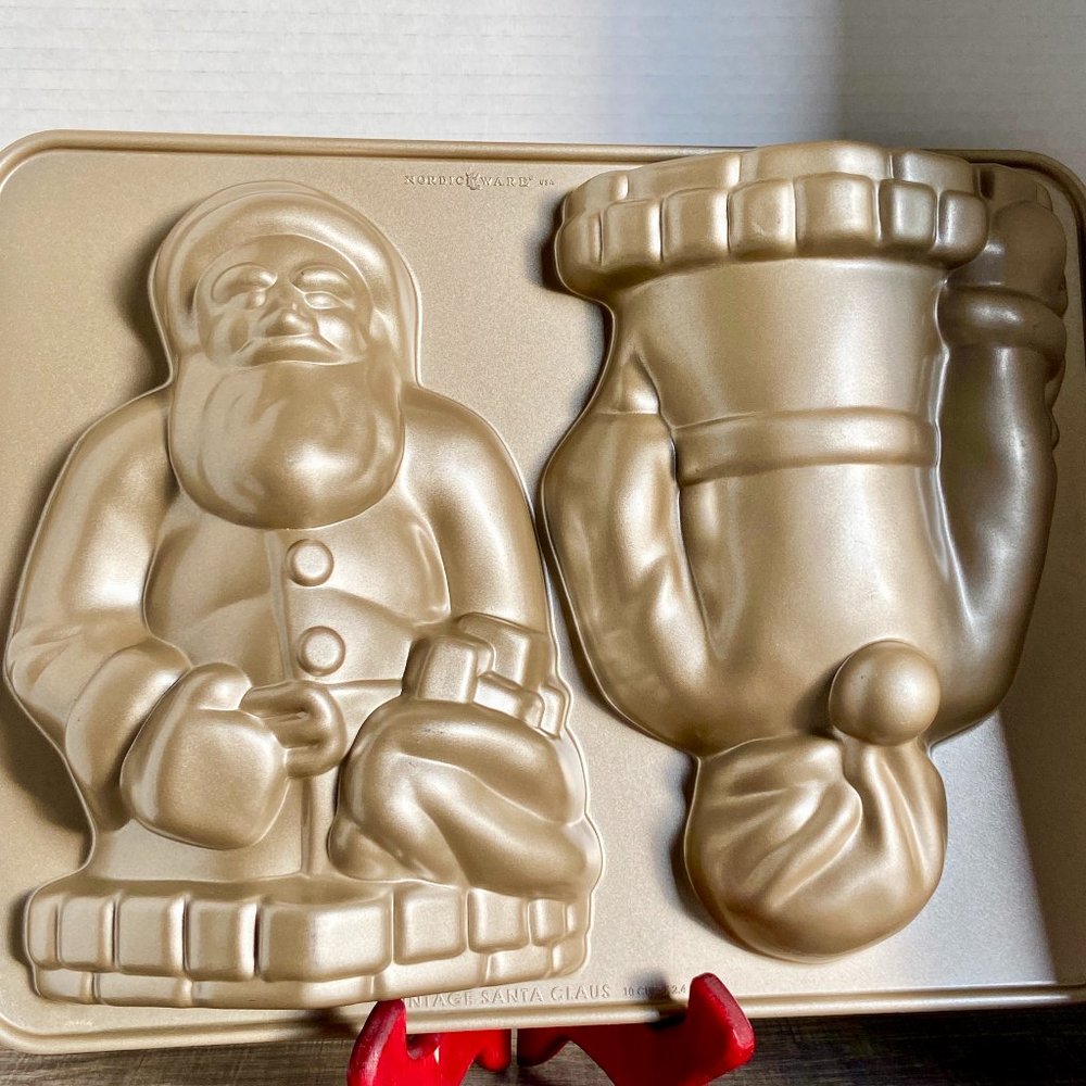 Vintage Nordicware Santa 3D Cake Pan Mold
